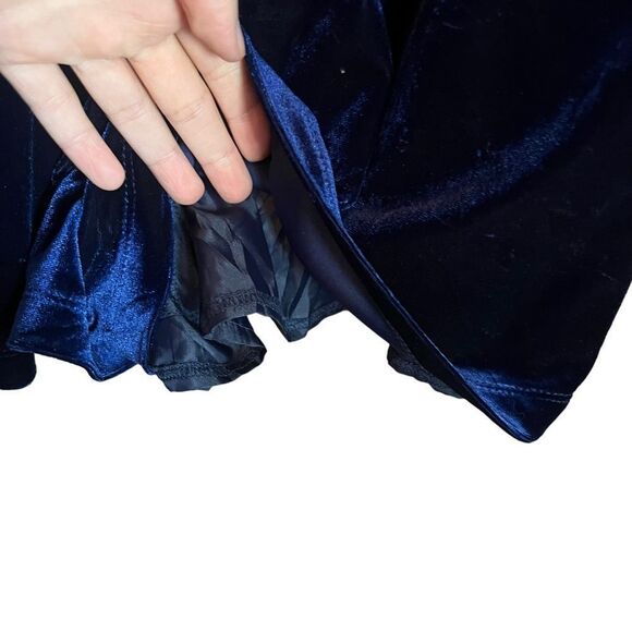 NWT! Topshop blue velvet romper. Size 6 - Picture 13 of 14